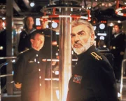 Ein sowjetischer U-Boot-Kapit&auml;n Ramius (Sean Connery, r.) geht auf Kurs Richtung Westen. Sein Ziel: die amerikanische Ostk&uuml;ste ...