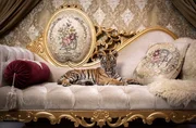 Zorro, der Wohnzimmer-Tiger, auf &bdquo;seiner&ldquo; Couch