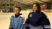 Justin und Maxi nach dem erfolgreichen, gemeinsamen Eishockey-Spiel. Justin und Maxi nach dem erfolgreichen, gemeinsamen Eishockey-Spiel.