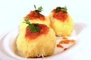 Kartoffel-Knödel mit Bröselschmelze. Kartoffel-Knödel mit Bröselschmelze.