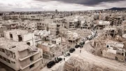 Auf ihrer Reise im M&auml;rz 2025 besucht Au&szlig;enministerin Baerbock Dschobar, einen nahezu v&ouml;llig zerst&ouml;rten Stadtteil der Stadt Damaskus in Syrien. Ihre Kolonne parkt in den Tr&uuml;mmern.