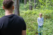 Bei einem Kindergeburtstag entfernt sich ein Mädchen von der Gruppe - und gerät prompt in die Fänge eines Pädophilen. Bei einem Kindergeburtstag entfernt sich ein Mädchen von der Gruppe - und gerät prompt in die Fänge eines Pädophilen.