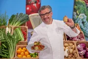 Hans Jörg Bachmeier kocht im Studio. Hans Jörg Bachmeier kocht im Studio.
