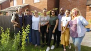 Das Team ist in Ibstock in der Grafschaft Leicestershire, um einen grill-, back- und jugendfreundlichen Garten zu gestalten.