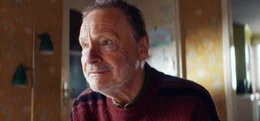 Werner (Michael Wittenborn) ist immer im Ort geblieben.