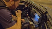 Auto wird kontrolliert