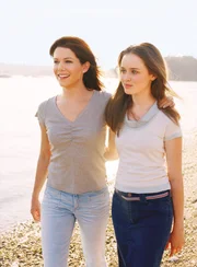 Auch, wenn sich ihre Leben verändern, wissen Lorelai (Lauren Graham, l.) und Rory (Alexis Bledel, r.), dass sie sich auf einander immer verlassen können ... Auch, wenn sich ihre Leben verändern, wissen Lorelai (Lauren Graham, l.) und Rory (Alexis Bledel, r.), dass sie sich auf einander immer verlassen können ...