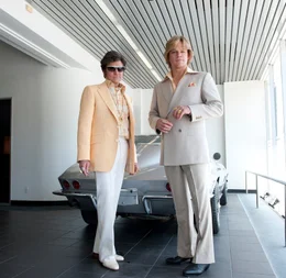 Aus dem Flirt zwischen Liberace (Michael Douglas, l.) und Scott (Matt Damon, r.) ist eine enge Beziehung geworden.