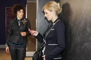 Emily erkennt, dass Alexandra die Urheberin der Homepage ist. Emily erkennt, dass Alexandra die Urheberin der Homepage ist.
