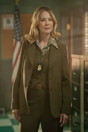 Special Agent Sylvia Washington (Jenna Elfman) Special Agent Sylvia Washington (Jenna Elfman)