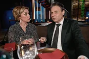 Gerner (Wolfgang Bahro) ist berührt, als Yvonne (Gisa Zach) ihm ihre Motive für ihre ungewöhnliche Aktion offenbart. Gerner (Wolfgang Bahro) ist berührt, als Yvonne (Gisa Zach) ihm ihre Motive für ihre ungewöhnliche Aktion offenbart.