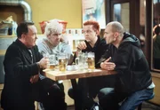 Kommissar Ehrlicher (Peter Sodann, li.) und drei der "PRINZEN". Kommissar Ehrlicher (Peter Sodann, li.) und drei der "PRINZEN".