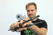 Der Pfälzer Künstler Benjamin Burkard verbindet seine beiden großen Leidenschaften Malerei und Videospiel zu einer neuen Kunstform. Der Pfälzer Künstler Benjamin Burkard verbindet seine beiden großen Leidenschaften Malerei und Videospiel zu einer neuen Kunstform.