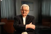Joschka Fischer, damals Bundesaußenminister, war eng in die Krisenkommunikation eingebunden. Er bestätigt im Interview, dass es Gespräche mit den Taliban übe die Freilassung der Geiseln gab. Zu Details, zum Beispiel über die Frage, ob Lösegeld gezahlt wurde, mochte er sich auch 25 Jahre später aber nicht äußern Joschka Fischer, damals Bundesaußenminister, war eng in die Krisenkommunikation eingebunden. Er bestätigt im Interview, dass es Gespräche mit den Taliban übe die Freilassung der Geiseln gab. Zu Details, zum Beispiel über die Frage, ob Lösegeld gezahlt wurde, mochte er sich auch 25 Jahre später aber nicht äußern