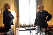 Kr&auml;ftemessen der Ermittlungsprofis: Maria Wern (Eva R&ouml;se, li.) trifft beruflich auf ihre Schwiegermutter, Oberst Harriet St&aring;hl (Eva Fritjofson r.).