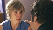 SWR Fernsehen DIE KIRCHE BLEIBT IM DORF, FOLGE 9, "Christine", am Mittwoch (26.11.14) um 22:45 Uhr. Kai Uwe (Rainer Piwek) muss Christine (Karoline Eichhorn) tr&ouml;sten, die sich Vorw&uuml;rfe wegen des Todes ihres Vaters macht. Allzu genau will sie ihm ihren Kummer allerdings auch nicht erkl&auml;ren.