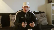 Jonas will eine Ausbildung zum Rettungsschwimmer machen. Doch seine langj&auml;hrige Berufst&auml;tigkeit k&ouml;nnte die n&ouml;tige finanzielle Unterst&uuml;tzung verhindern...