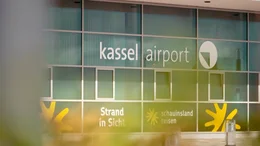 Kassel Airport - Vorderseite des Terminalgeb&auml;udes.