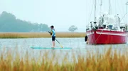 Sarah und Evan sind frisch verlobt und möchten ihr Leben in Mount Pleasant, South Carolina, hinter sich lassen, um einen Neustart auf der 12.000 Einwohner-Insel James Island zu wagen. Die beiden hatten das ruhige Eiland als College-Studenten oft besucht und herrliche Zeiten in schöner Natur verlebt. James Island ist perfekt für Wanderungen und andere Outdoor-Aktivitäten. Nun möchte das Paar an diesem Ort heiraten, ein schönes Haus am Meer kaufen und eine Familie gründen. Sarah und Evan sind frisch verlobt und möchten ihr Leben in Mount Pleasant, South Carolina, hinter sich lassen, um einen Neustart auf der 12.000 Einwohner-Insel James Island zu wagen. Die beiden hatten das ruhige Eiland als College-Studenten oft besucht und herrliche Zeiten in schöner Natur verlebt. James Island ist perfekt für Wanderungen und andere Outdoor-Aktivitäten. Nun möchte das Paar an diesem Ort heiraten, ein schönes Haus am Meer kaufen und eine Familie gründen.