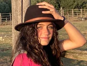 Ginerva ist Rinderhirtin in der vierten Generation. Als erstes Mädchen der Familie will sie diese Tradition weiterführen. Ginerva ist Rinderhirtin in der vierten Generation. Als erstes Mädchen der Familie will sie diese Tradition weiterführen.
