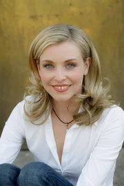 Karoline Maria Barsch als Christa Fendl.