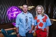 Monika Gruber und Andreas Gabalier posieren für ein Foto Monika Gruber und Andreas Gabalier posieren für ein Foto