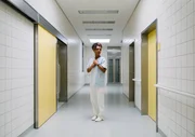 Im Krankenhaus ist Lemlem (Dennenesch Zoudé) als Stefanie bekannt. Diesen Namen können sich ihre Kollegen und Kolleginnen zwar besser merken, er geht aber auch leichter von den Lippen, wenn die Arbeit ruft. Im Krankenhaus ist Lemlem (Dennenesch Zoudé) als Stefanie bekannt. Diesen Namen können sich ihre Kollegen und Kolleginnen zwar besser merken, er geht aber auch leichter von den Lippen, wenn die Arbeit ruft.