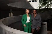 Lea-Sophie Cramer (l.) spricht mit Gründern und Gründerinnen über Niederlagen, Learnings und eine bessere Fehlerkultur im Business - hier mit Nana Addison (r.). Lea-Sophie Cramer (l.) spricht mit Gründern und Gründerinnen über Niederlagen, Learnings und eine bessere Fehlerkultur im Business - hier mit Nana Addison (r.).