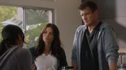 John Nolan (Nathan Fillion, r.) John Nolan (Nathan Fillion, r.)
