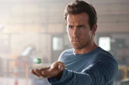 Als ein schwerverletztes, au&szlig;erirdisches Wesen auf der Erde notlandet und die gr&uuml;ne Kraft, aus der dieser seine Macht bezieht, sich den draufg&auml;ngerischen Hal Jordan (Ryan Reynolds) als Nachfolger aussucht, ger&auml;t dessen Leben mehr und mehr au&szlig;er Kontrolle ...