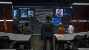 Felix Solis (Matthew Garza, m.), Laura Stensen (Britt Robertson, 2.v.r.) und Brendon Acres (Kevin Zegers, r.) Felix Solis (Matthew Garza, m.), Laura Stensen (Britt Robertson, 2.v.r.) und Brendon Acres (Kevin Zegers, r.)