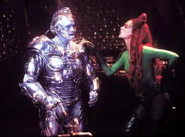 Batman mu&szlig; Gotham City gegen Mr. Freeze (Arnold Schwarzenegger) und Poison Ivy (Uma Thurman) verteidigen.