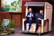 Torsten (l.) und Thomas Sauer präsentieren mit korbsauna Starndkorb und Sauna in Einem. Sie erhoffen sich ein Investment von 300.000 Euro für 20 Prozent der Firmenanteile. Torsten (l.) und Thomas Sauer präsentieren mit korbsauna Starndkorb und Sauna in Einem. Sie erhoffen sich ein Investment von 300.000 Euro für 20 Prozent der Firmenanteile.