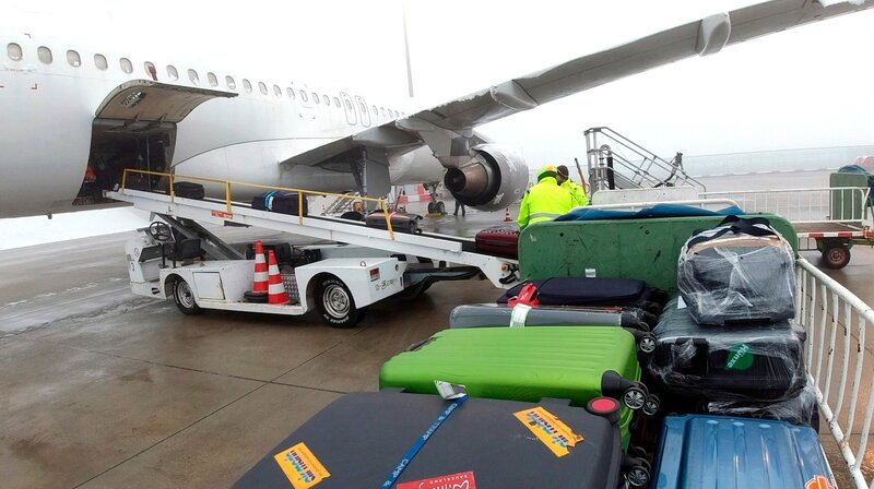 Abstürzen oder durchstarten? 10 Jahre Kassel Airport (D, 2023)