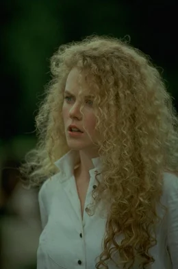 In Boston angekommen, verliert Shannon (Nicole Kidman) all ihre Wertsachen. Nun muss die Tochter aus reichem Hause arbeiten gehen, was ihr sichtlich schwerf&auml;llt.