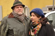 Auch Stadlbauer ist von der Uneinsichtigkeit Gschwendtners genervt. Von links: Benedikt Stadlbauer (Andreas Geiss) und Monika Vogl (Christine Reimer).