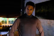 Noah Ericksen (Steven Sowah) leidet unter der Trennung von Isabelle. Noah Ericksen (Steven Sowah) leidet unter der Trennung von Isabelle.