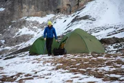 Thomas Huber im Camp am Fu&szlig; der Eiger Nordwand, w&auml;hrend ServusTV&acute;s Eiger Film in der Eiger Nordwand in Grindelwald, Bern, Schweiz