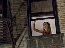 Michelle (Gwyneth Paltrow) versteht sich blendend mit ihrem netten Nachbarn Leonard.