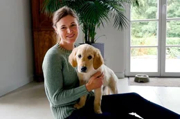Tier&auml;rztin Johanna Kersebohm hat jetzt auch einen Hund: Annie