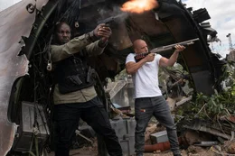 v.li: Roman (Tyrese Gibson) und Dominic Toretto (Vin Diesel)