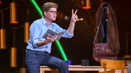 Nach 12 Jahren Schuldienst und dem Nebenjob als Pausenaufsicht befindet sich der Wahlk&ouml;lner Herr Schr&ouml;der mit seinem ersten Comedy-Soloprogramm "World of Lehrkraft", auf gro&szlig;er Live-Tour.