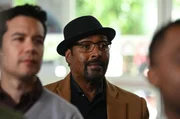 Alec Mercer (Jesse L. Martin)