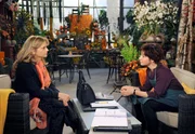 ARD ROTE ROSEN FOLGE 1910, am Donnerstag (26.02.15) um 14:10 Uhr im ERSTEN. Merle (Anja Franke, r.) verstärkt unabsichtlich Jeanettes (Nina Weniger, l.) Verdacht, dass es eine private Verbindung zwischen Merle und Drechsler gab. ARD ROTE ROSEN FOLGE 1910, am Donnerstag (26.02.15) um 14:10 Uhr im ERSTEN. Merle (Anja Franke, r.) verstärkt unabsichtlich Jeanettes (Nina Weniger, l.) Verdacht, dass es eine private Verbindung zwischen Merle und Drechsler gab.