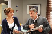 ARD STURM DER LIEBE FOLGE 1670. Julius (Michele Oliveri, r.) ist wegen des Zeitungsartikels nicht gut auf Sabrina (Sarah Elena Timpe, l.) zu sprechen ... ARD STURM DER LIEBE FOLGE 1670. Julius (Michele Oliveri, r.) ist wegen des Zeitungsartikels nicht gut auf Sabrina (Sarah Elena Timpe, l.) zu sprechen ...