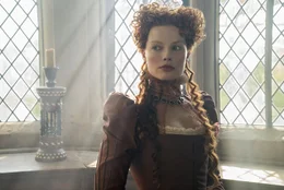 Queen Elizabeth I (Margot Robbie)