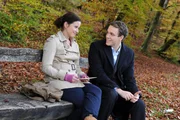 ARD STURM DER LIEBE FOLGE 1671, am Mittwoch (19.12.12) um 15:10 Uhr im ERSTEN. Kira (Mareike Lindenmeyer, l.) bietet Xaver (Jan van Weyde, r.) an, ihm bei der Suche nach dem verschwundenen Ohrring zu helfen.