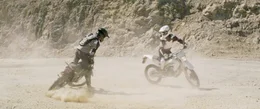 "L'Animale", Mati und ihre Burschenclique machen auf getunten Mopeds die Gegend unsicher und den M&auml;dchen das Leben schwer. Sie sind die Kings im Dorf. Als jedoch ihr bester Freund Sebastian sich in Mati verliebt und die Feindin Carla unerwartet eine Freundin wird, l&auml;uft Mati Gefahr, ihren Platz in der Burschengruppe zu verlieren. W&auml;hrenddessen haben Matis Eltern eine Entscheidung zu treffen: Was z&auml;hlt mehr, Schein oder Sein? "L?ANIMALE" ist ein Film &uuml;ber die widerspr&uuml;chlichen Kr&auml;fte, die in uns walten: Begehren, Leidenschaft, Vernunft.  SENDUNG: ORF eins - DO - 30.01.2020 - 23:05 UHR. - Veroeffentlichung fuer Pressezwecke honorarfrei ausschliesslich im Zusammenhang mit oben genannter Sendung oder Veranstaltung des ORF bei Urhebernennung.