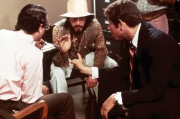 Al Pacino (Frank Serpico), Tony Roberts (Bob Blair).