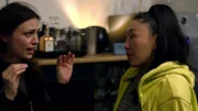 Olivia fühlt sich von Jannis ständigen moralischen Kommentaren bevormundet. Als Janni sogar auf ihrer Arbeit auftaucht und dort Ärger macht, verliert Olivia endgültig die Geduld. In der WG macht sie ihr eine Ansage, die es in sich hat. Olivia fühlt sich von Jannis ständigen moralischen Kommentaren bevormundet. Als Janni sogar auf ihrer Arbeit auftaucht und dort Ärger macht, verliert Olivia endgültig die Geduld. In der WG macht sie ihr eine Ansage, die es in sich hat.